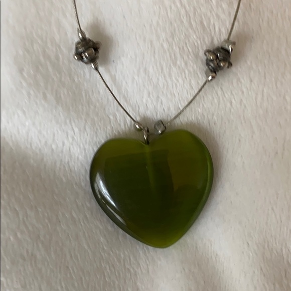 $20 1” Green Heart Pendant 18” Beaded Necklace - Picture 3 of 8